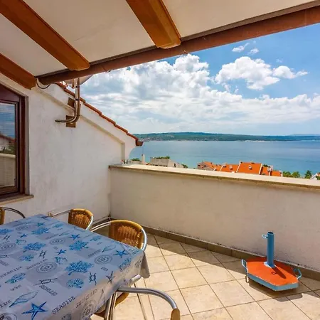 Two-bedroom In V Appartamento