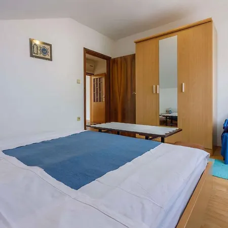 Appartamento Two-bedroom In V