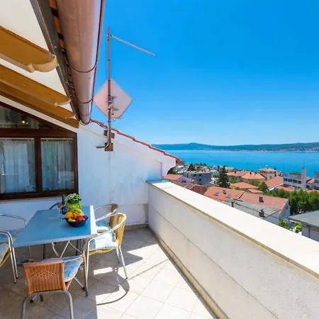 Two-bedroom In V Appartamento Crikvenica
